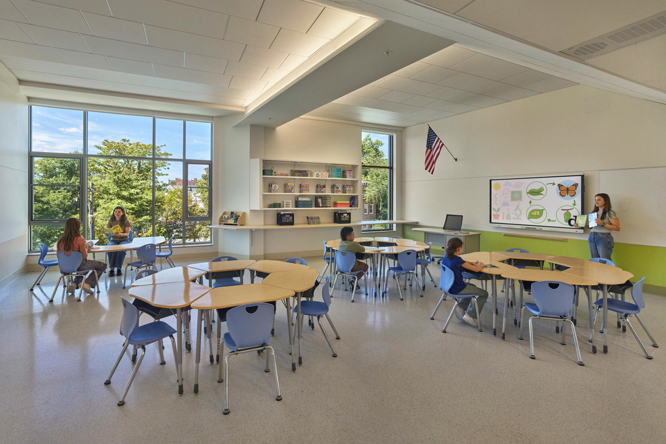 Light-harvesting Typical Classroom with Outward Projecting Bay Window/Small Group Alcove