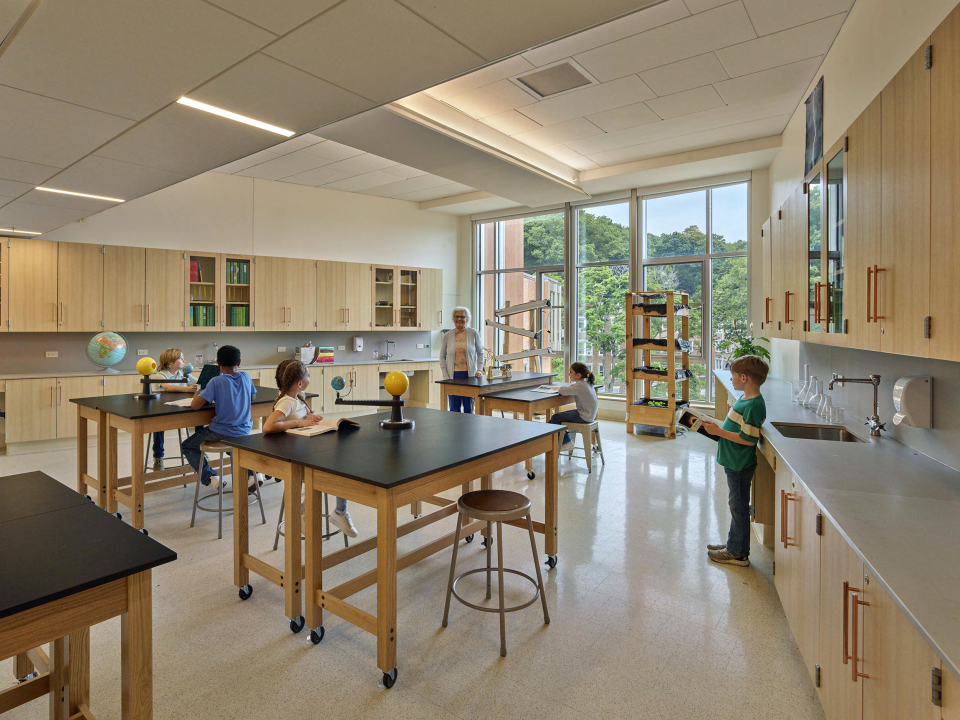 Functional Radiating Plan and Radiating Daylight