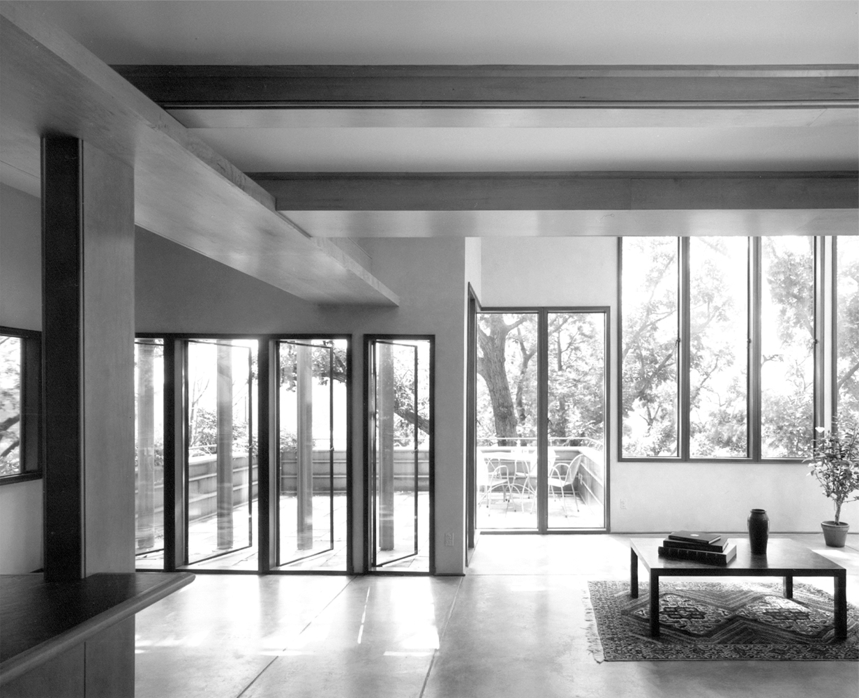 Openable walls & living space projected into nature