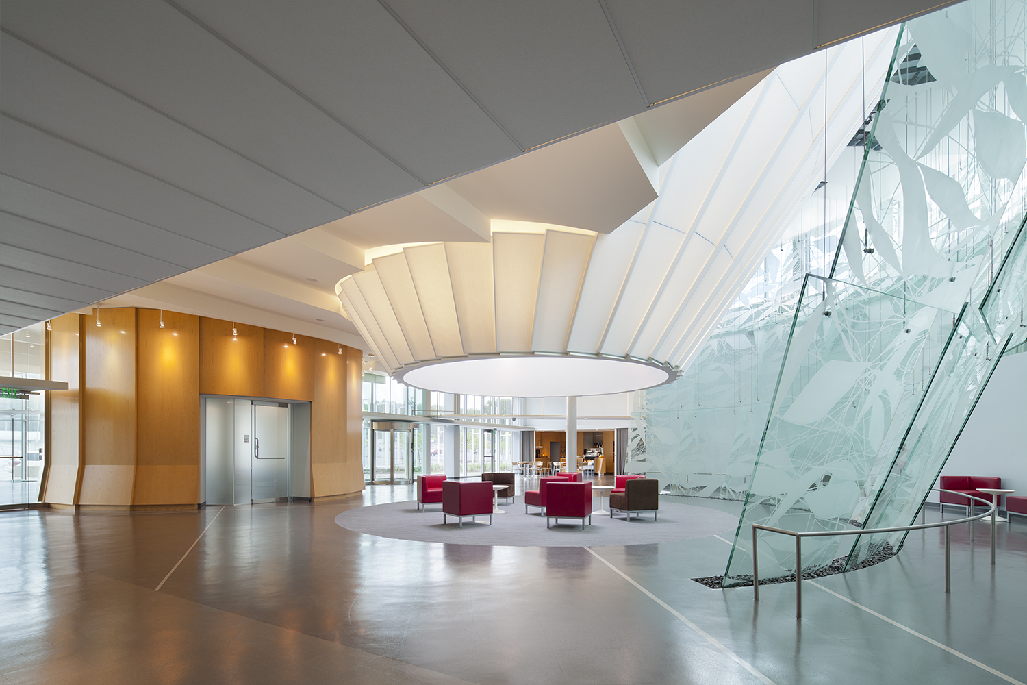 Lobby with security ‘keep’ and ‘rotunda’